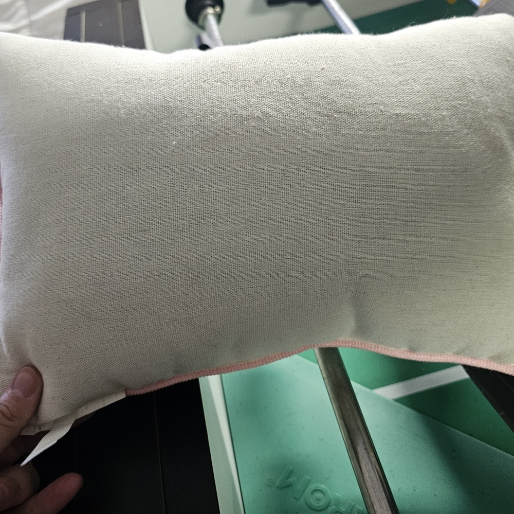 Spring decorative pillow - Picture 2 of 3